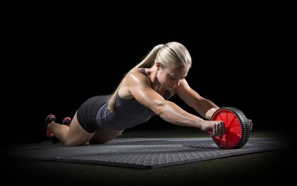 Как накачать дельты гантелями Как накачать дельты гантелями